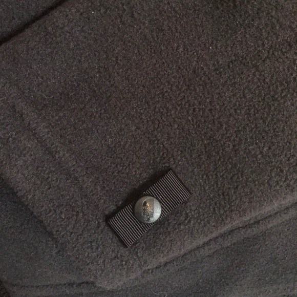 The North Face Lightweight Shell Jacket - Picture 6 of 11